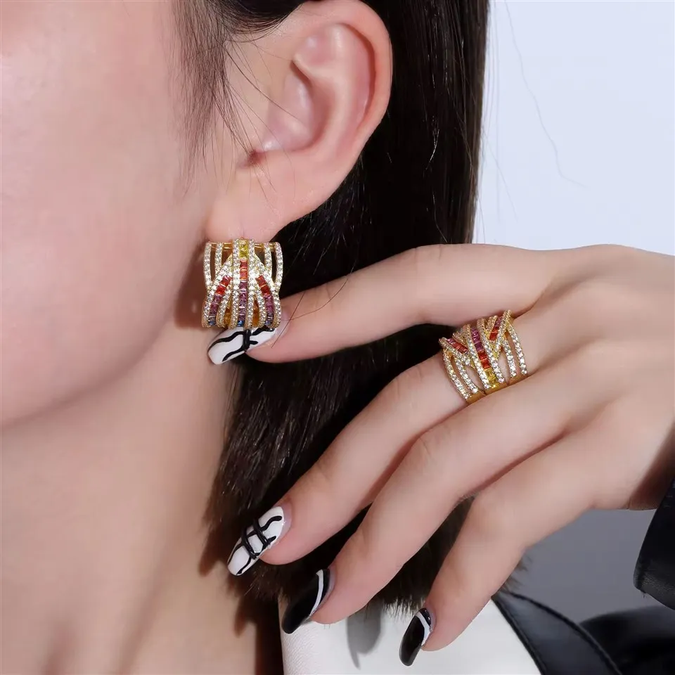 Сет минђуша са цирконским прстеном